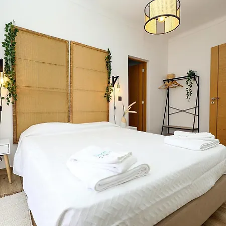 A42 - Trindade In Apartment Lagos