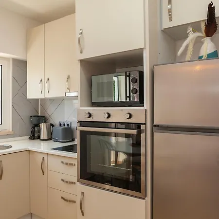 A42 - Trindade In * Lagos